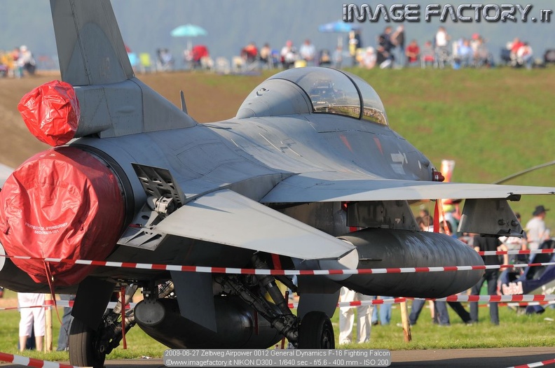 2009-06-27 Zeltweg Airpower 0012 General Dynamics F-16 Fighting Falcon.jpg